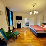 Hirsch Apartmán *