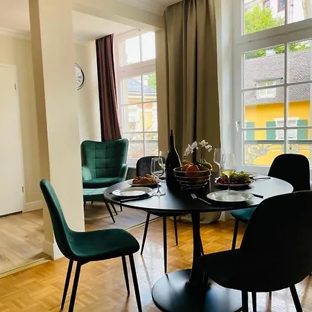 Hirsch Apartment *